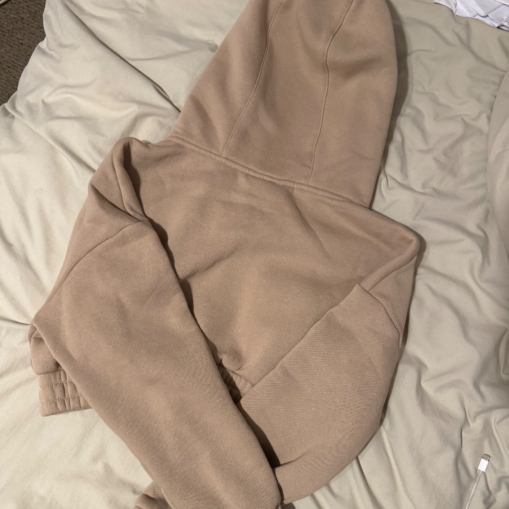 Alphalete Tan Women's Sweater - Picture 2 of 3